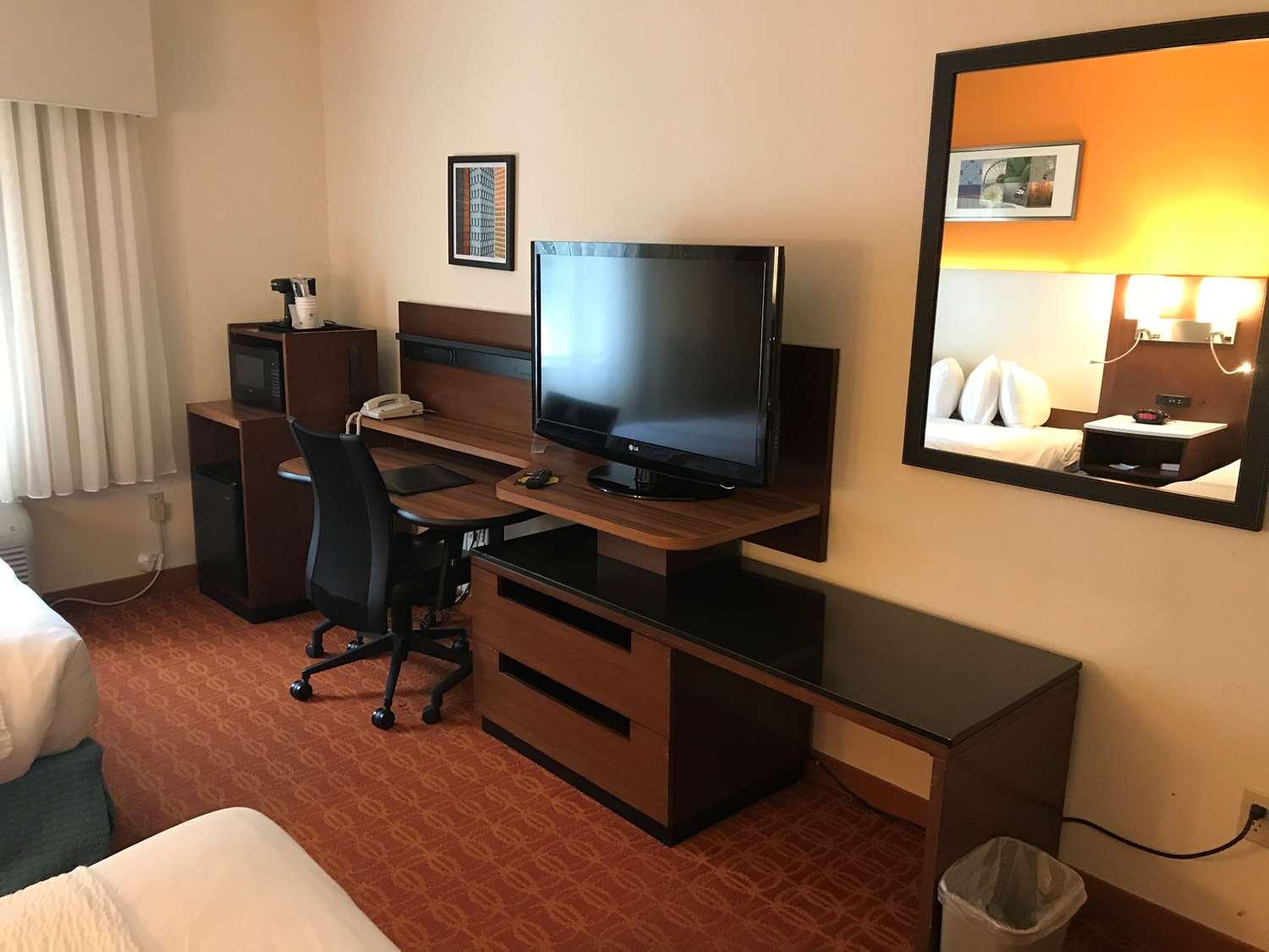 Western & Hotel 3*